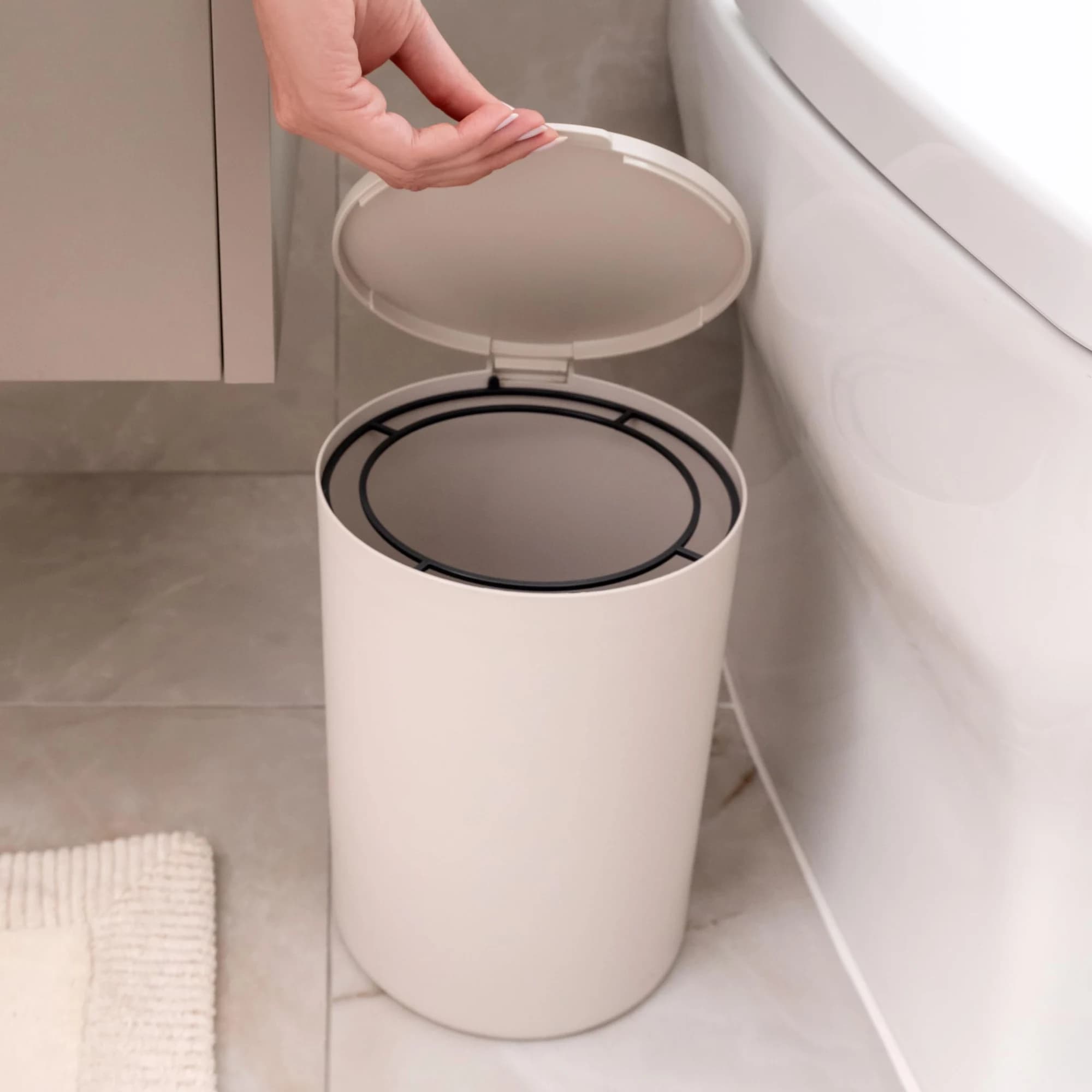 Coza - Lixeira com Tampa Serene 5L - Cinza Claro